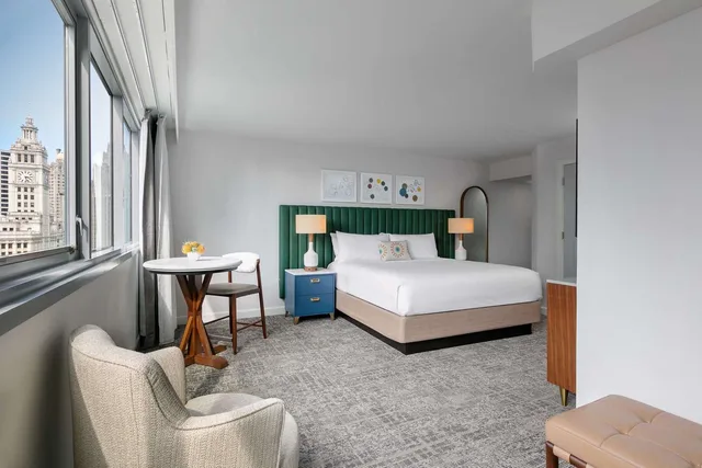 جناح جونيور بسرير كينج مع أريكة، The Royal Sonesta Chicago Downtown 2/3