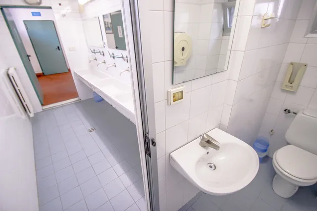 سكن مشترك مختلط قياسي بأسرّة بطابقين، Hostel Santa Monaca 2/2