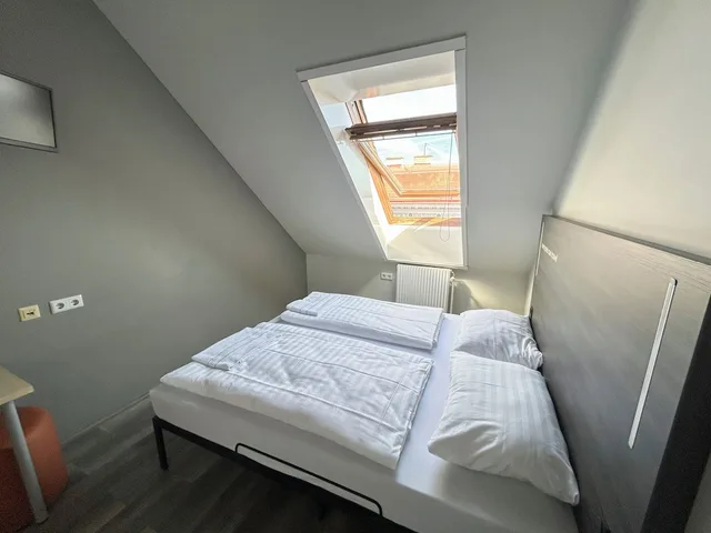 غرفة بسرير كوين، a&o Wien Stadthalle 2/3