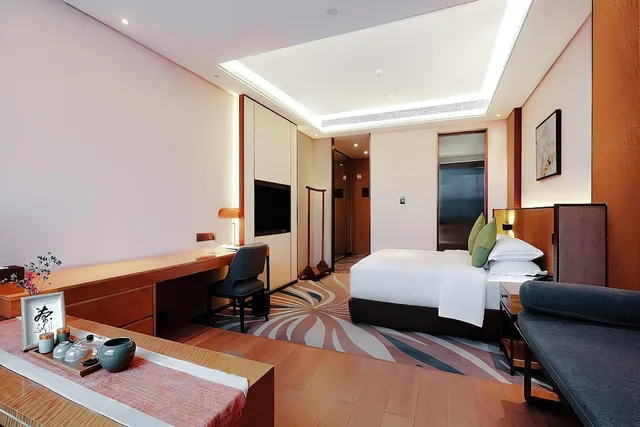 غرفة ديلوكس بسرير كينج للمدخنين، Ramada by Wyndham Leshan 8/10