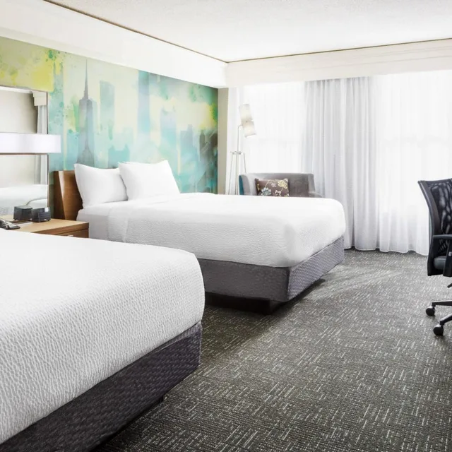 غرفة بسريرين كوين في طابق مرتفع، Courtyard Chicago Downtown/Magnificent Mile 1/8
