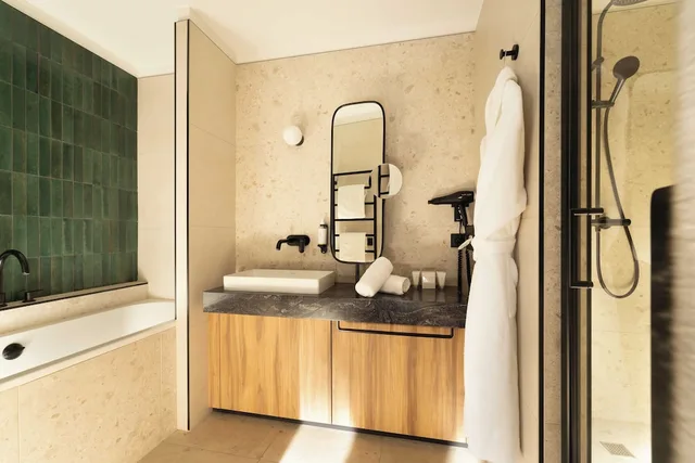 Prestige, Junior Suite, Twin Beds, Garden and Sofa View، Le Richebourg Hotel Restaurant Spa 6/7