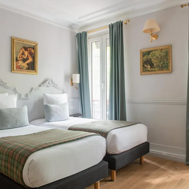 غرفة بريميوم بسرير فردي، Hotel De La Porte Doree 1/7