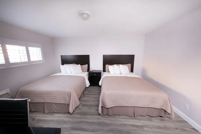 غرفة بسريرين كوين، Staples Center Inn 2/7