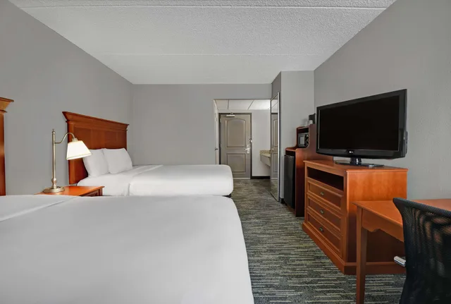 Room, Double Bed, Accessible, Spark by Hilton Rochester University Area 1/1