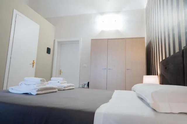 غرفة كومفورت رباعية بسرير كوين وسريرين منفصلين، Hotel Trieste 6/7