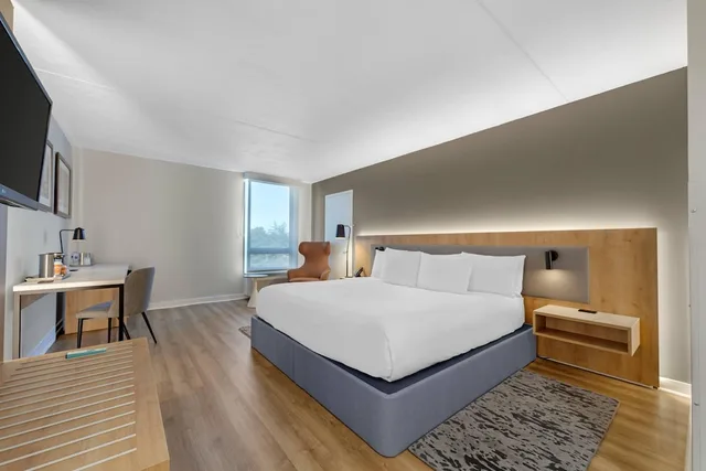 غرفة بسرير كينج، Radisson Hotel Philadelphia Northeast 1/10