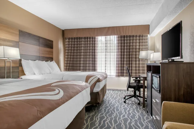 غرفة قياسية بسريرين كوين، Quality Inn And Conference Center Richmond, IN 1/10
