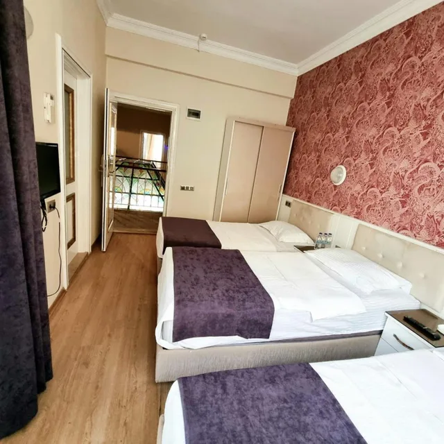 غرفة قياسية ثلاثية، Europa Hotel 3/10