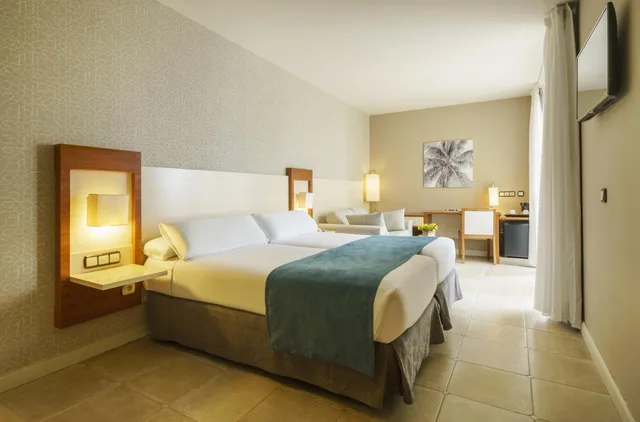 Room, Double or Twin Bed, Side Sea View، Ilunion Fuengirola 3/10