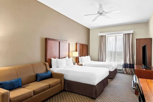 جناح بسريرين كوين مع أريكة، Comfort Inn and Suites Grenada 4/10