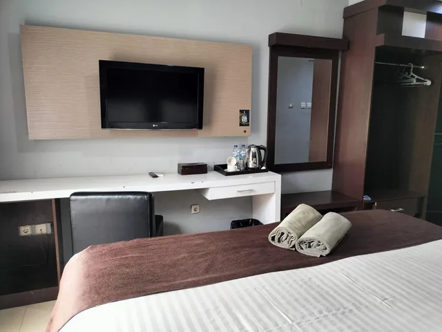 Deluxe, Double Bed, Rizen Premiere Hotel 2/2