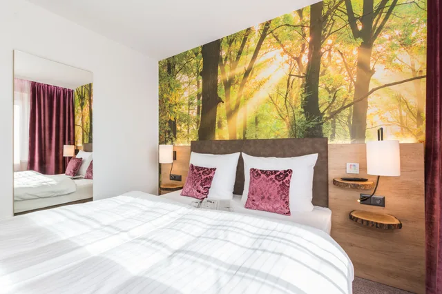 Design, Standard, Queen Bed, Street Side View، TRIHOTEL Rostock – Wellnesshotel Adults Only 4/4
