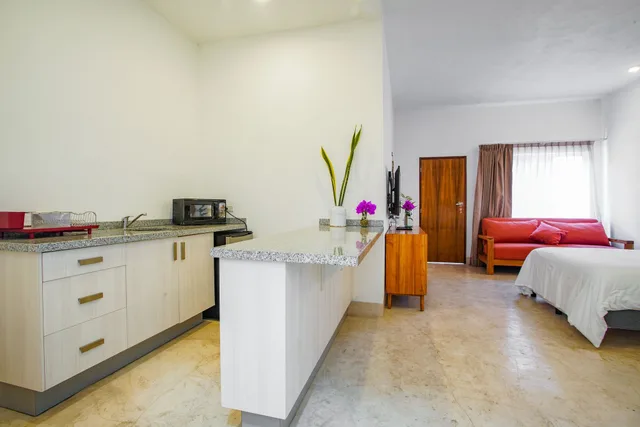 جناح استوديو عائلي بسرير مزدوج وسرير بطابقين بإطلالة على المسبح، Collection O Kaab Downtown Tulum 10/10