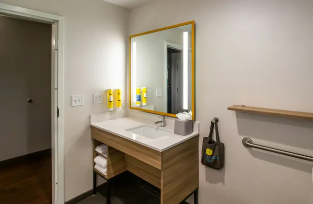 غرفة بسريرين كوين لذوي الإعاقة، Tru By Hilton Niceville, FL 4/6