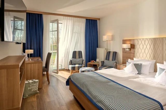 غرفة بسرير مزدوج بإطلالة على البحر بشرفة في الطابق الأرضي، Hotel Bernstein 2/6