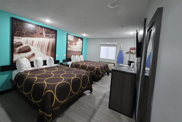غرفة رباعية بسريرين كوين، Super 8 By Wyndham Emporia 2/4