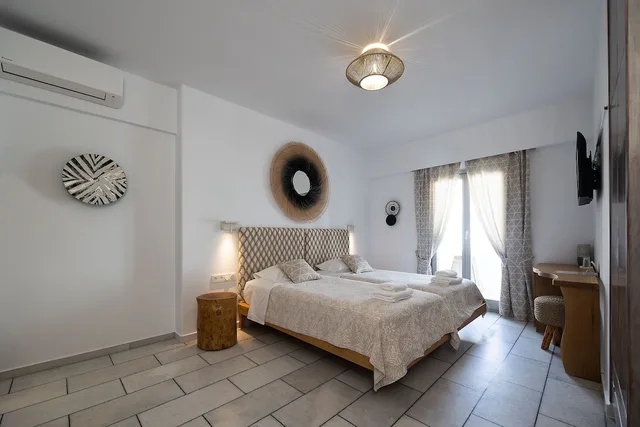 جناح عائلي بسرير مزدوج وسريرين منفصلين بغرفتي نوم، Hotel Villa Flora 2/10