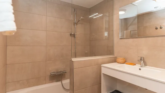 Unique, Penthouse, 2 Bunk Beds, 3 Double Beds, Panoramic Sea View، Holiday Suites Blankenberge 8/10
