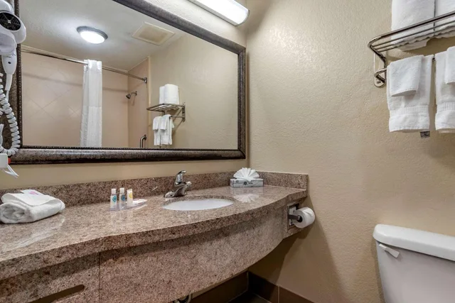 Suite, Queen Bed, Comfort Inn & Suites Fort Walton Beach - Destin West 2/2