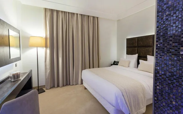 غرفة قياسية بسريرين منفصلين، Business Hotel Tunis 1/2