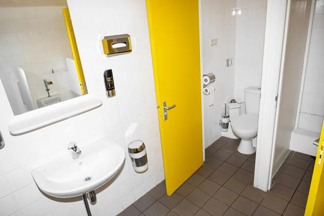 غرفة بسرير فردي بحمام مشترك، Amsterdam Teleport Hotel 1/4