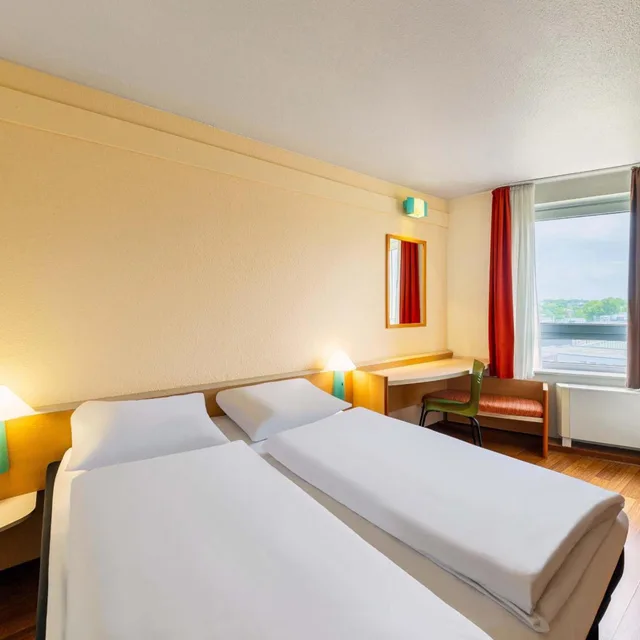 غرفة قياسية بسرير مزدوج، B&B HOTEL Bochum Hbf-Sud 1/3
