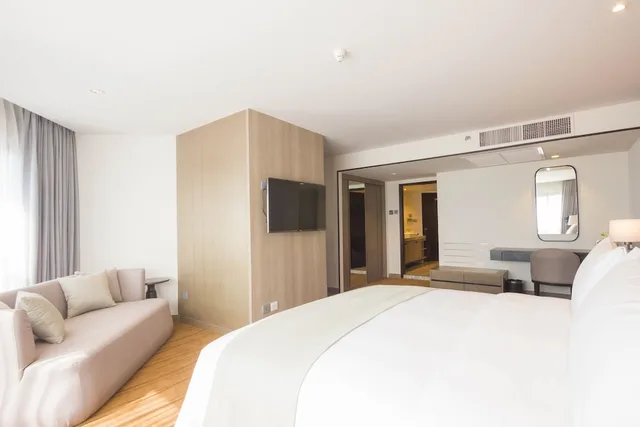 جناح غراند بسرير كينج وسريرين منفصلين بإطلالة على النهر بغرفتي نوم، Centara Riverside Hotel Chiang Mai 1/7