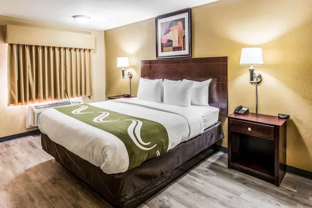 Efficiency, King Bed، Quality Inn Corsicana, TX 1/2
