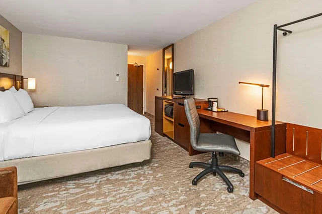 غرفة بسرير كينج، Comfort Inn Cambridge - Highway 401 5/9