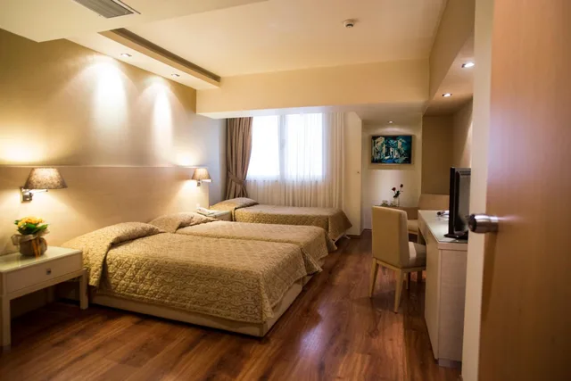 غرفة بسريرين منفصلين مع سرير إضافي، Davitel Tobacco Hotel 2/4