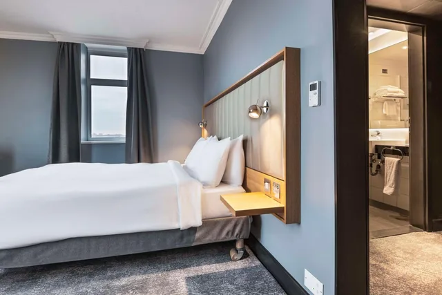 Superior, Parliament View, Radisson Hotel York 7/10