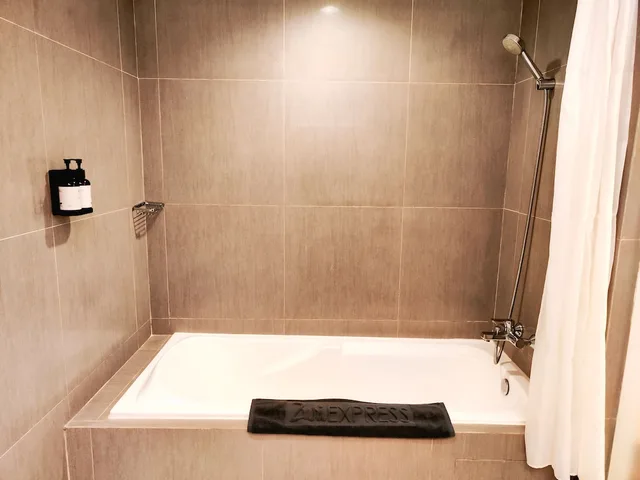 Express, Suite, Queen Bed، Zuri Express Lippo Cikarang 5/5