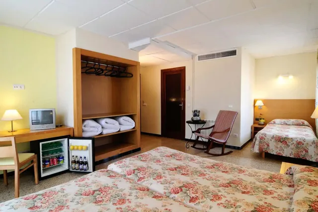 غرفة ثلاثية بثلاثة أسرّة، Balear Hotel 3/4