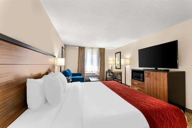 غرفة بسرير كينج، SureStay Plus by Best Western Reading North 2/4