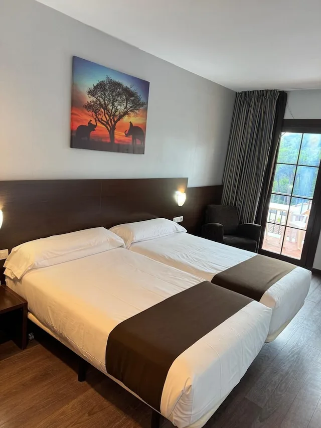 غرفة ثلاثية بثلاثة أسرّة، Canal Olimpic Hotel 1/10