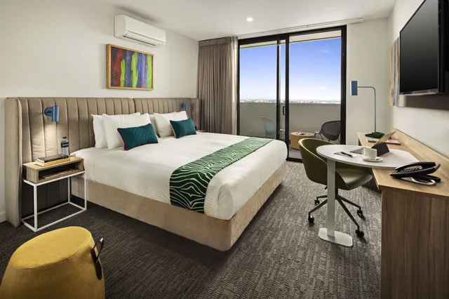 Executive, Studio, Apartment, King Bed, Quest Dandenong Central 2/3