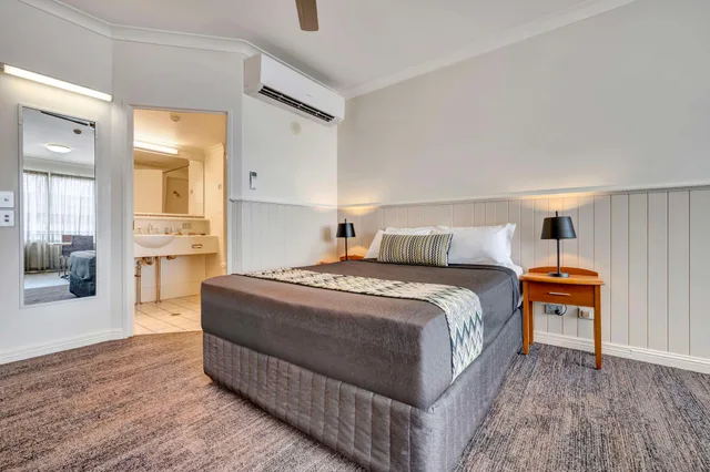 جناح تنفيذي بسرير كوين، City Oasis Inn Townsville SureStay Collection by BW 2/5