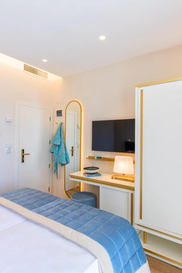 غرفة بريستيج بإطلالة على البحر، Hotel Tiffany S 1/4