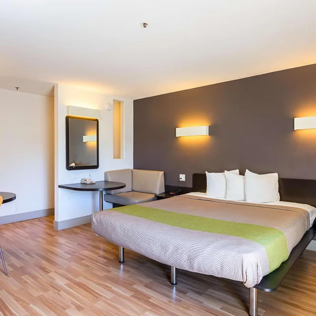 غرفة بسرير كوين لغير المدخنين، Studio6 Concord, CA 1/10