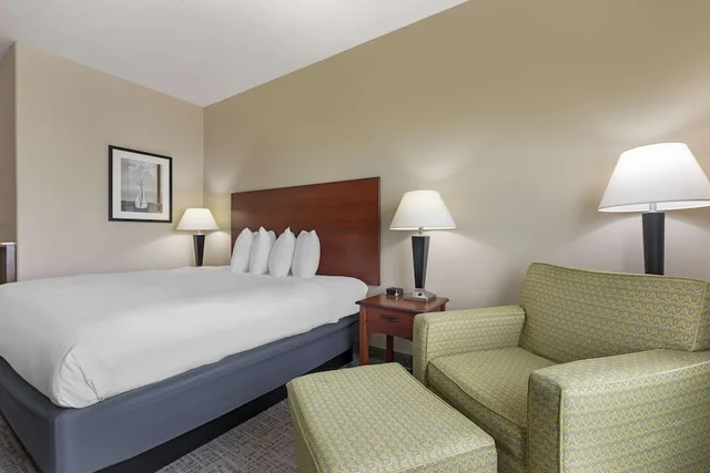 غرفة قياسية بسرير كينج لذوي الإعاقة، Best Western Franklin Town Center Hotel & Suites 3/6