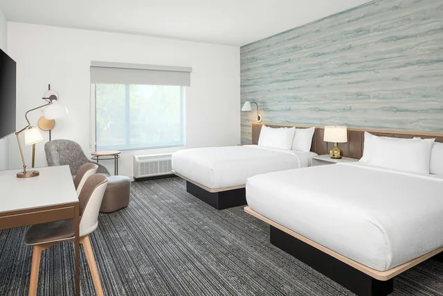 غرفة قياسية بسريرين كوين لذوي الإعاقة، TownePlace Suites by Marriott Pigeon Forge 1/9