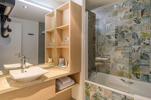 Duplex, Family, Multiple Beds, Terrace، Best Western Plus Vannes Centre-Ville 5/7