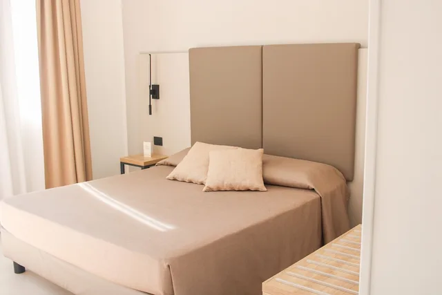 غرفة بسرير مزدوج بإطلالة على البحر، Hotel Falcone 1/1