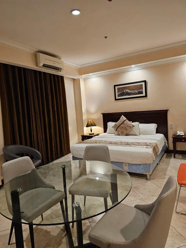 غرفة بسرير كينج، Valentino's Hotel 4/4
