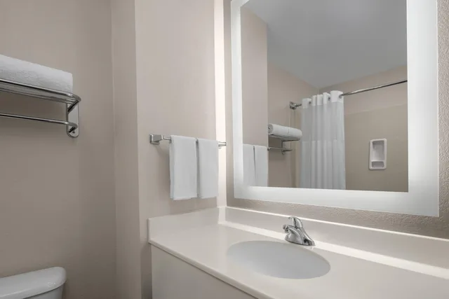 جناح غراند بسريرين كوين مع أريكة، Larkspur Landing Folsom - An All-Suite Hotel 2/3