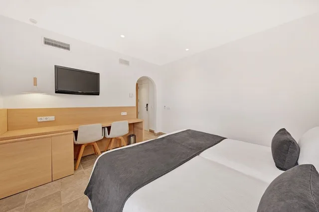 Superior, Twin Beds, Balcony, HOTEL VILLA CHIQUITA 6/10