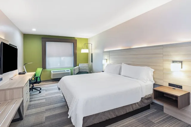 غرفة قياسية بسرير كينج، Holiday Inn Express Hotel Suites Vidor South 3/5