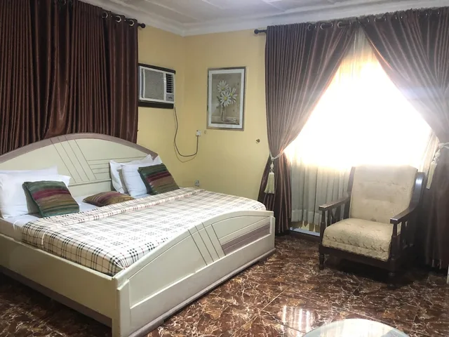 Executive, Queen Bed, Sena Hotel And Resort 2/3