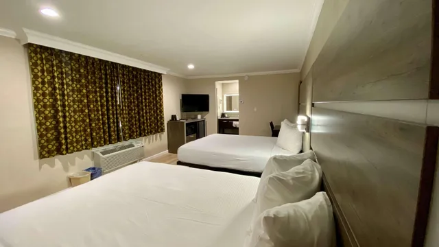 غرفة رباعية بسرير كوين، SureStay Hotel by Best Western Santa Cruz 2/6